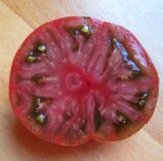 Aufgeschnittene Tomaten der Sorte Tschernij Prinz